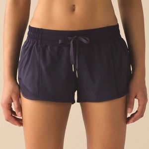 Lululemon Hotty Hot Short 2.5
